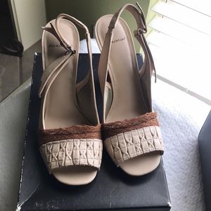 🎃Size 7 morenatom milan tan heels Real leather NWT❌